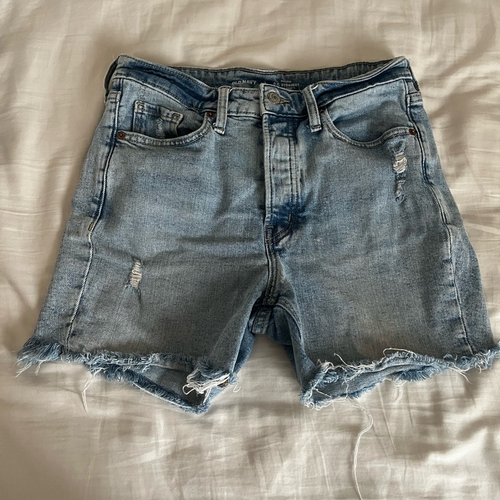 Old Navy High Rise Denim Shorts | Distressed Light Wash | Size 6